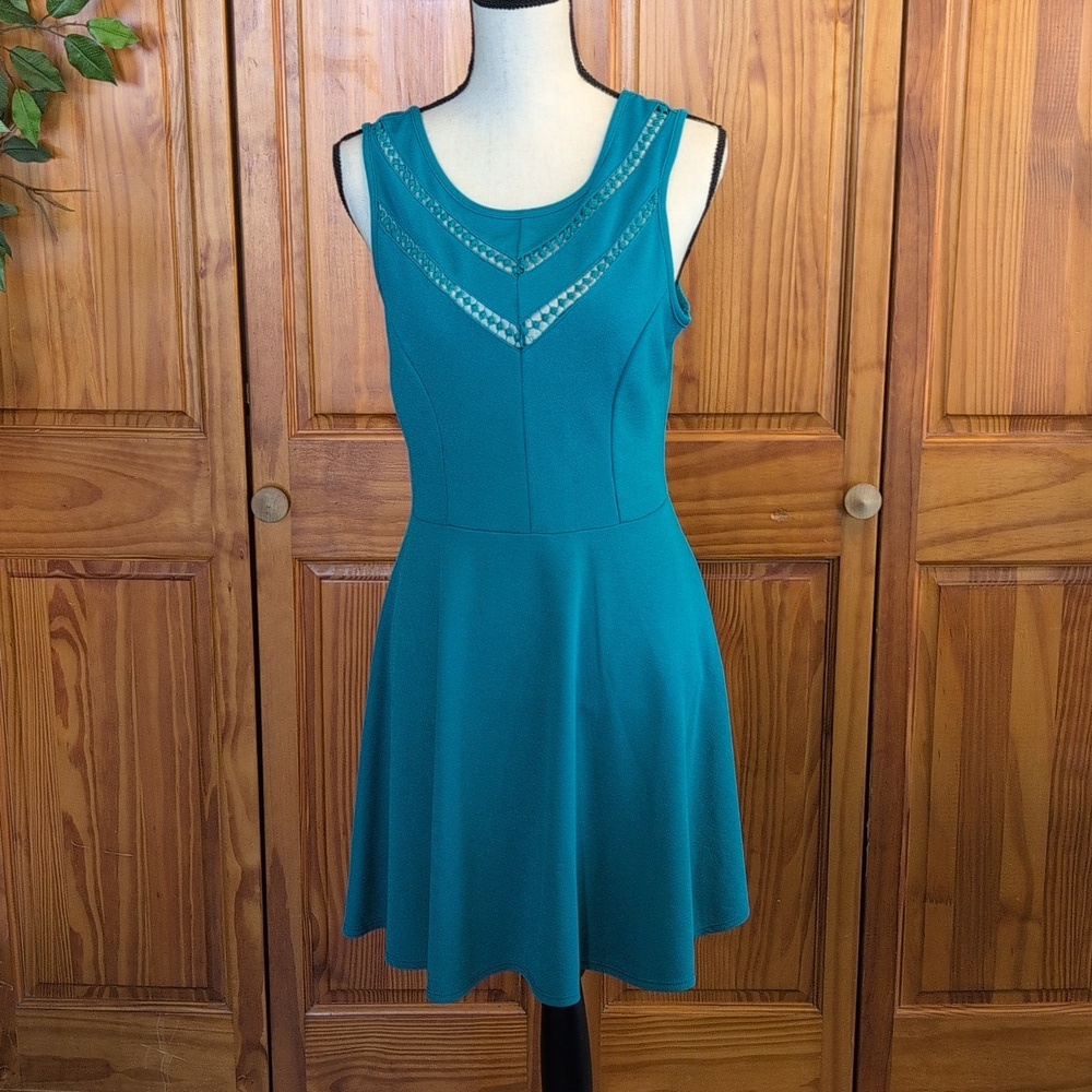 Charlotte Russe Women's Mini/Midi Turquoise Stretch V Back Dress L